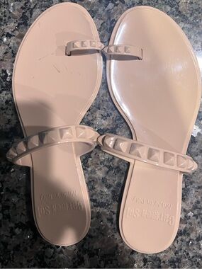 601 Pte CARMEN SOL MARIA flat jelly sandals in baby pink sz 10
READ DESCRIPTION